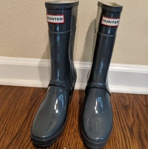 Hunter kellan wedge heel Rain Boots pull on gloss graphite size 6